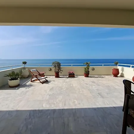 Seaview Flora's Luxury Apartment-300meters From The Rethimnon