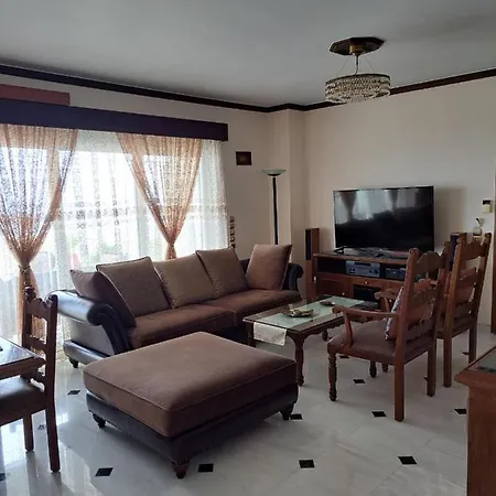 Seaview Flora's Luxury Apartment-300meters From The Rethimnon