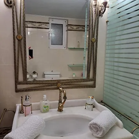 Seaview Flora's Luxury Apartment-300meters From The *
