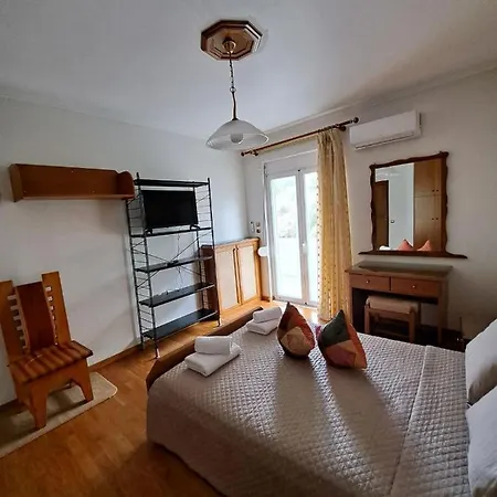 Seaview Flora's Luxury Apartment-300meters From The Appartement
