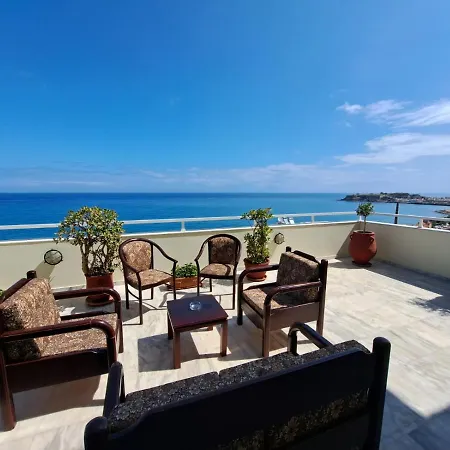 Seaview Flora's Luxury Apartment-300meters From The Rethimnon