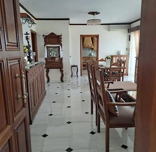 شقة Seaview Flora's Luxury *