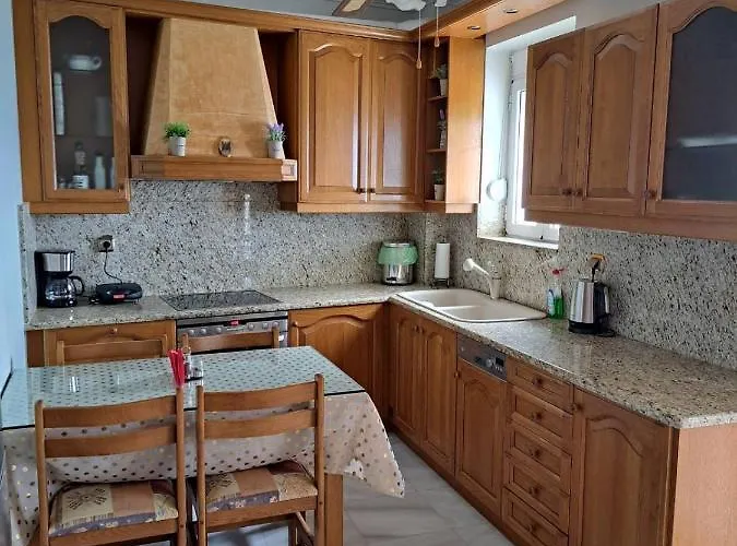 شقة Seaview Flora's Luxury