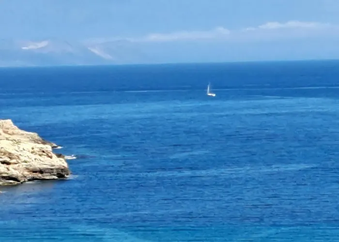 Seaview Flora's Luxury شقة