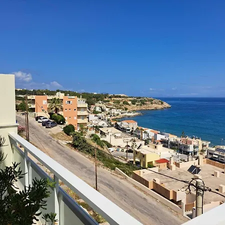 Seaview Flora's Luxury Apartment-300meters From The Apartment Rethymno (Crete)