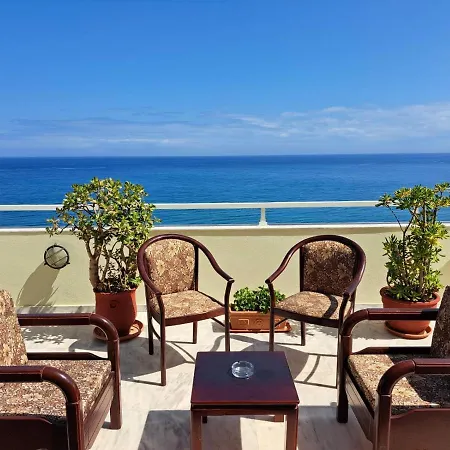 Apartment Seaview Flora's Luxury Apartment-300meters From The