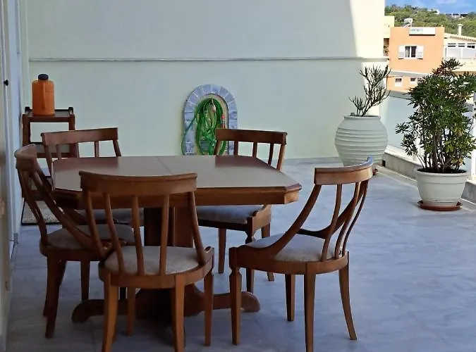 Seaview Flora's Luxury